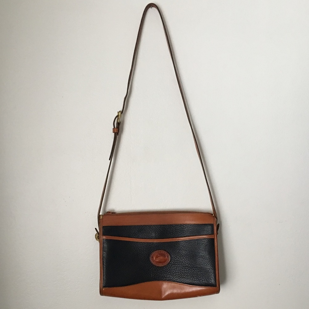 Vintage Dooney & Bourke crossbody bag